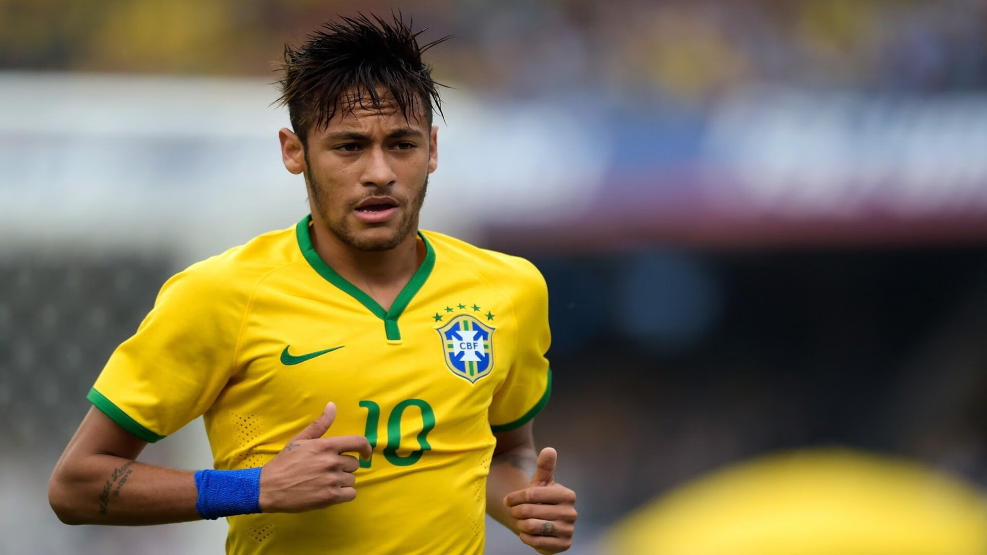 kering.com-中国足球职业联赛推动绿色环保办赛理念，足球环保创意作品